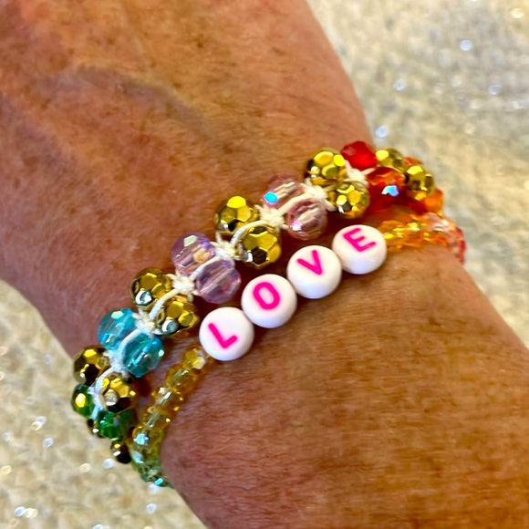 New Super Cute Multicolor Bling Macrame Bracelet Gold - Picture 7 of 8